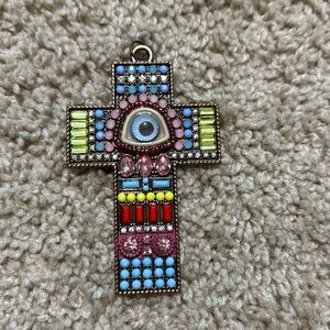 Art I cake by Amy labbe cross pendant.